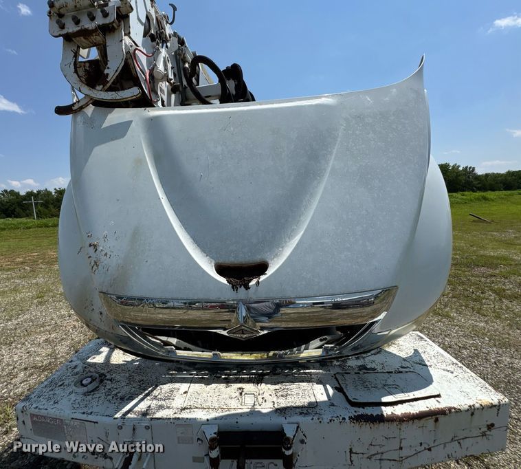 image for item DU9847 2006 International 4400 digger derrick truck