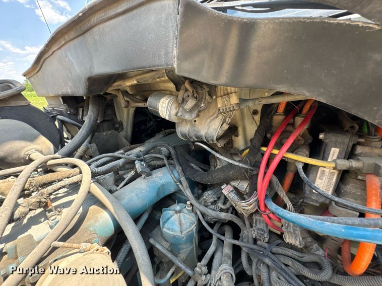 image for item DU9847 2006 International 4400 digger derrick truck