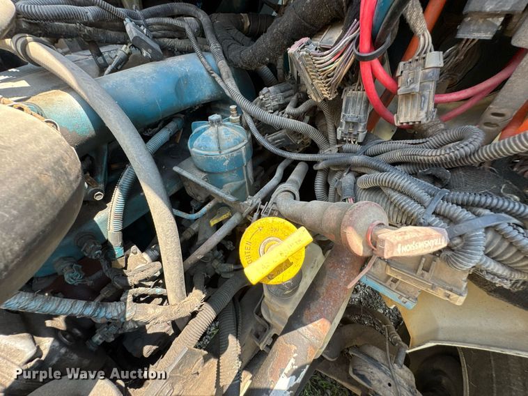 image for item DU9847 2006 International 4400 digger derrick truck