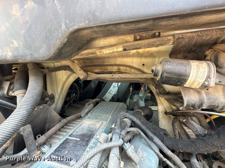 image for item DU9847 2006 International 4400 digger derrick truck