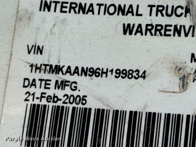 image for item DU9847 2006 International 4400 digger derrick truck