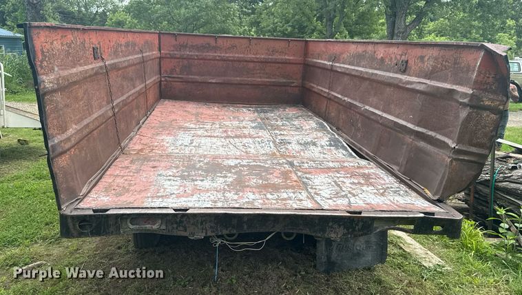 image for item DU9875 1981 Blair dump trailer