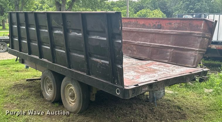image for item DU9875 1981 Blair dump trailer