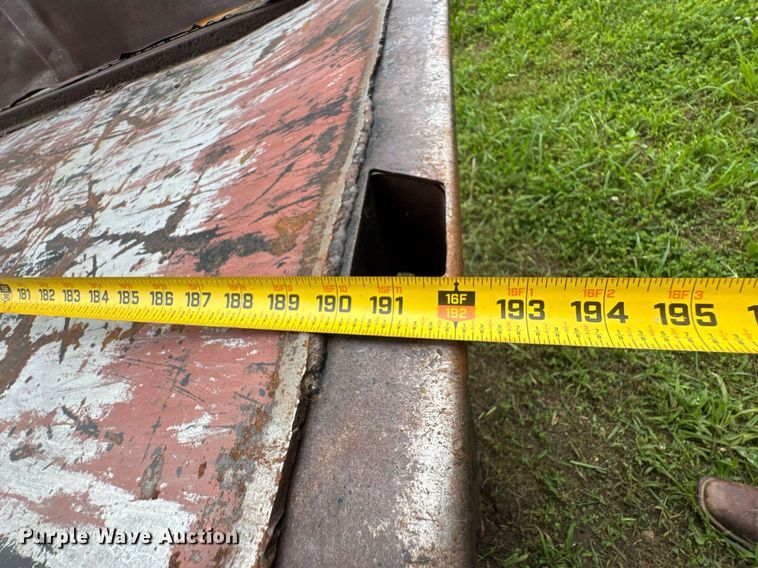 image for item DU9875 1981 Blair dump trailer