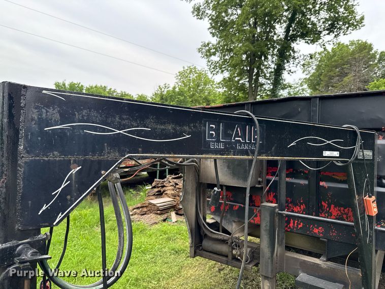 image for item DU9875 1981 Blair dump trailer
