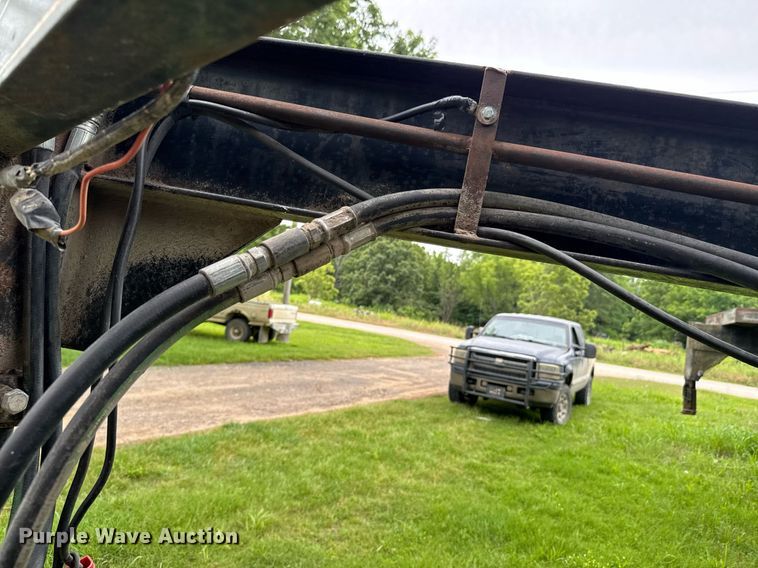 image for item DU9875 1981 Blair dump trailer