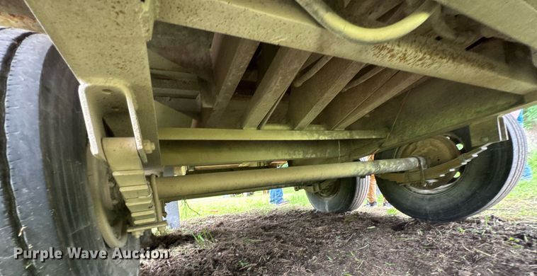 image for item DU9875 1981 Blair dump trailer