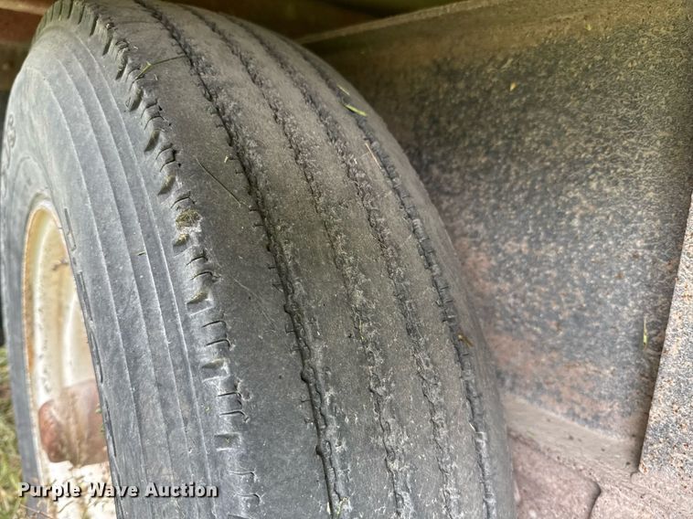 image for item DU9875 1981 Blair dump trailer