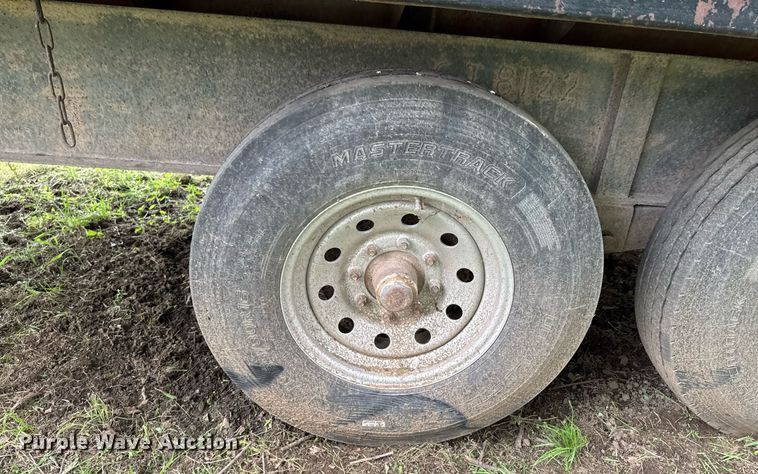 image for item DU9875 1981 Blair dump trailer