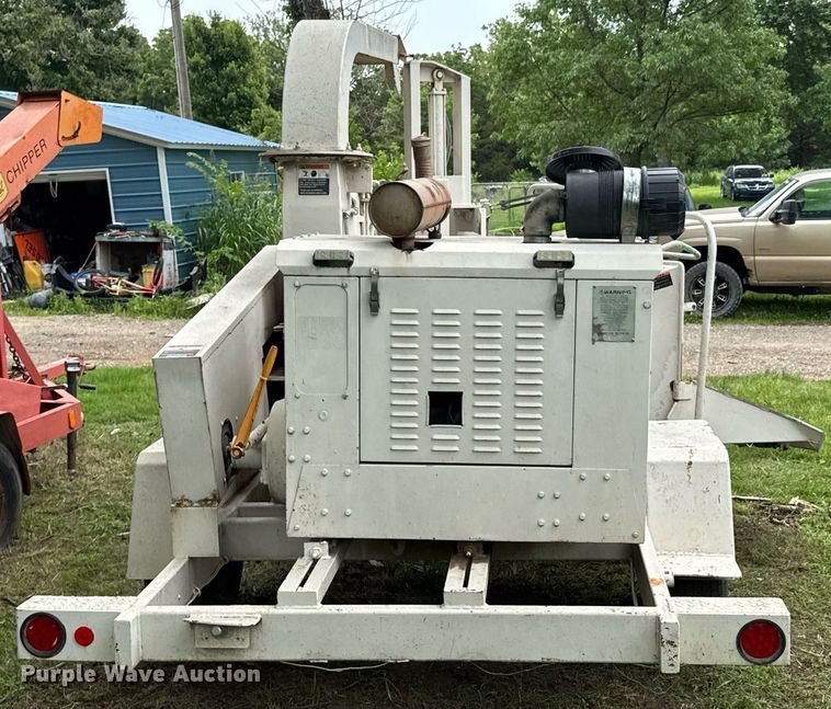 image for item DU9876 2006 Woodchuck Highroller WC1200CF wood chipper