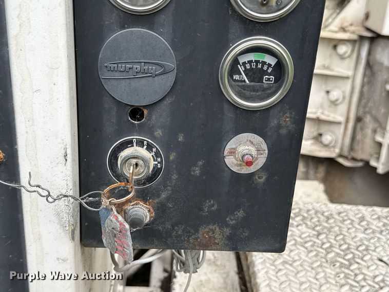 image for item DU9876 2006 Woodchuck Highroller WC1200CF wood chipper