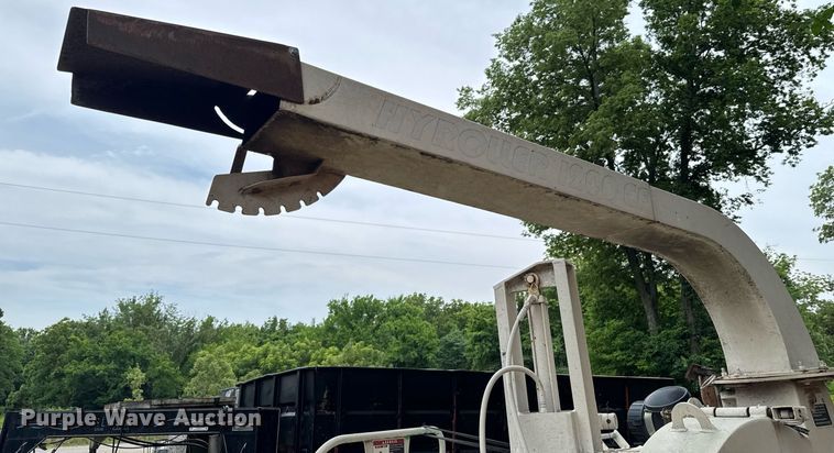 image for item DU9876 2006 Woodchuck Highroller WC1200CF wood chipper