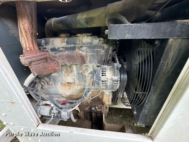 image for item DU9876 2006 Woodchuck Highroller WC1200CF wood chipper