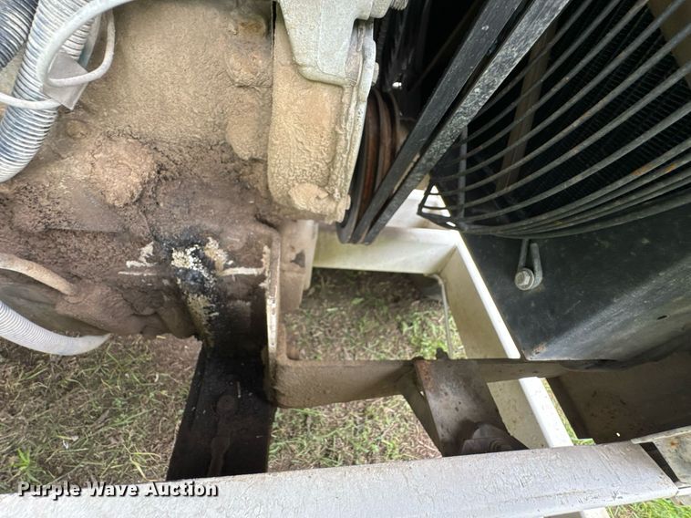 image for item DU9876 2006 Woodchuck Highroller WC1200CF wood chipper