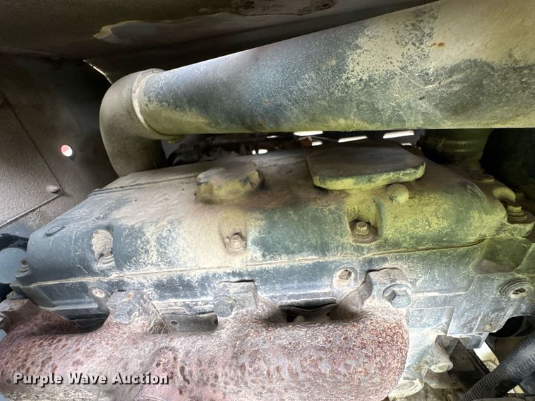 image for item DU9876 2006 Woodchuck Highroller WC1200CF wood chipper