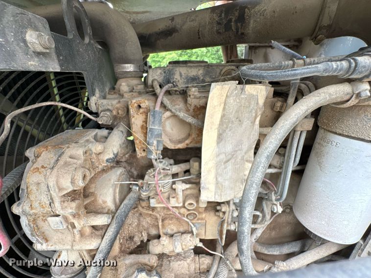 image for item DU9876 2006 Woodchuck Highroller WC1200CF wood chipper