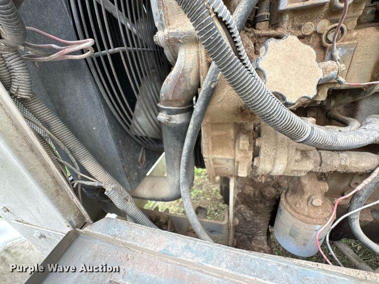 image for item DU9876 2006 Woodchuck Highroller WC1200CF wood chipper