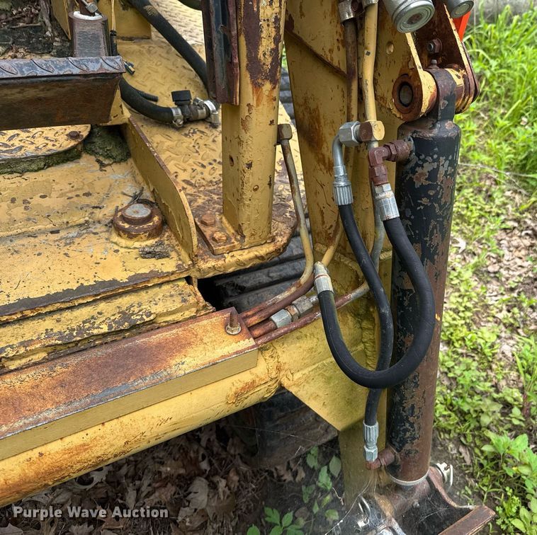 image for item DU9880 2000 ASV 2810 tracked skid steer loader