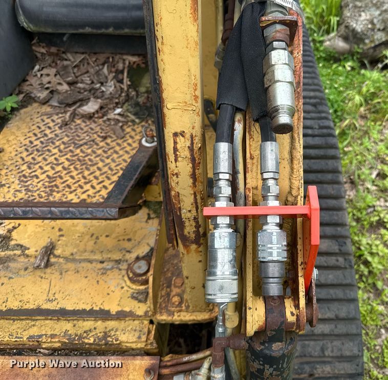 image for item DU9880 2000 ASV 2810 tracked skid steer loader