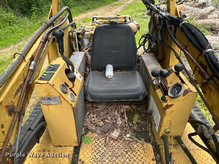 image for item DU9880 2000 ASV 2810 tracked skid steer loader
