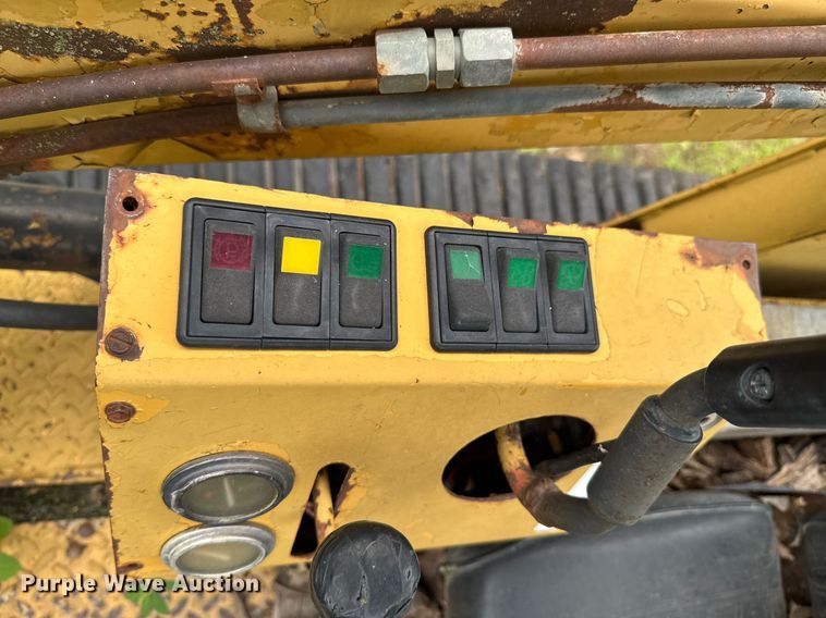 image for item DU9880 2000 ASV 2810 tracked skid steer loader