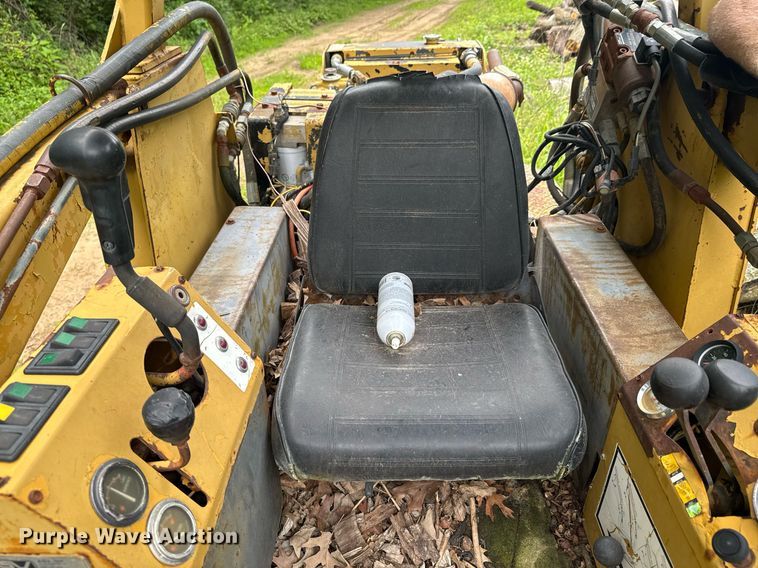 image for item DU9880 2000 ASV 2810 tracked skid steer loader