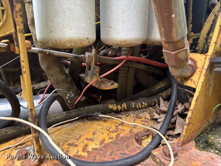 image for item DU9880 2000 ASV 2810 tracked skid steer loader