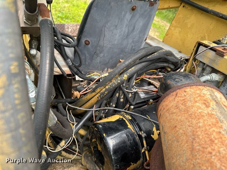 image for item DU9880 2000 ASV 2810 tracked skid steer loader