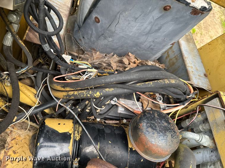 image for item DU9880 2000 ASV 2810 tracked skid steer loader