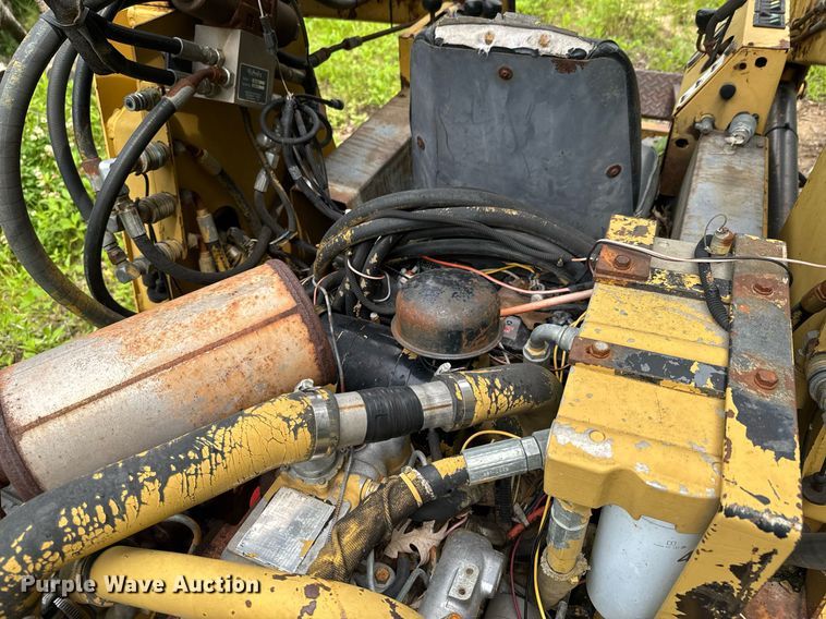 image for item DU9880 2000 ASV 2810 tracked skid steer loader