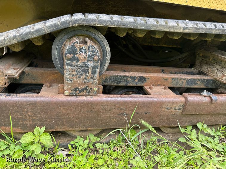 image for item DU9880 2000 ASV 2810 tracked skid steer loader