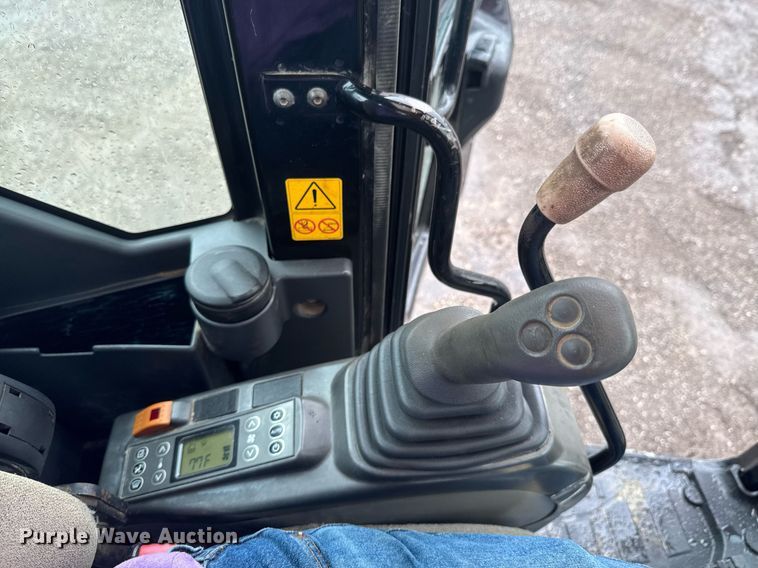 image for item DU9887 Link-Belt 145X3 mini excavator