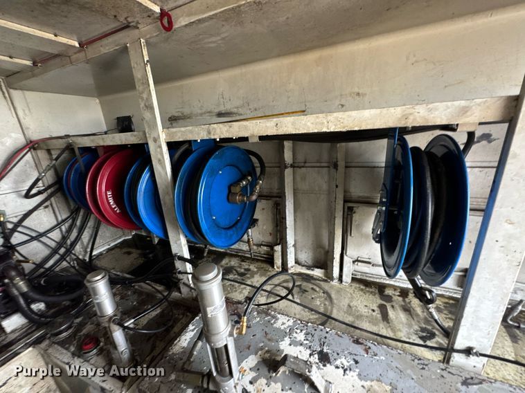 image for item DU9888 2007 International 4300 fuel / lube truck