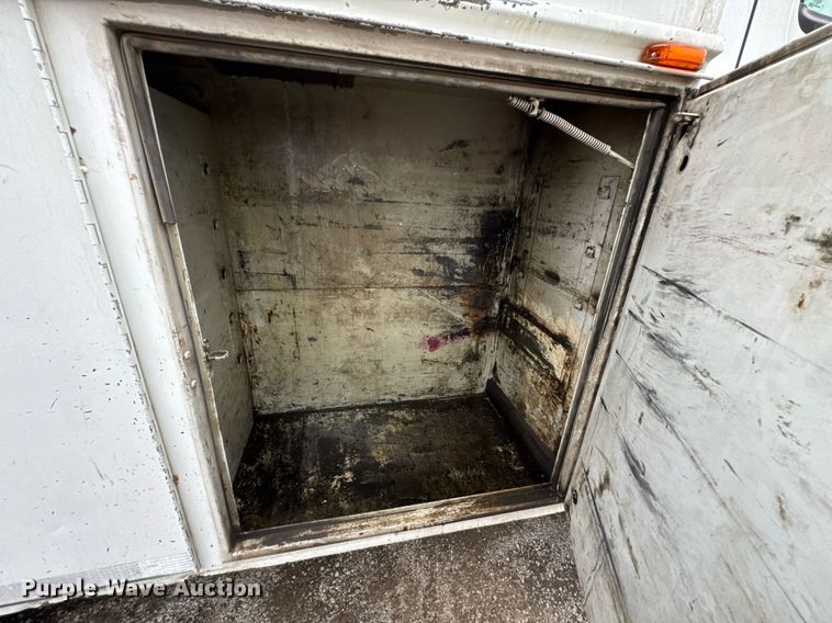 image for item DU9888 2007 International 4300 fuel / lube truck