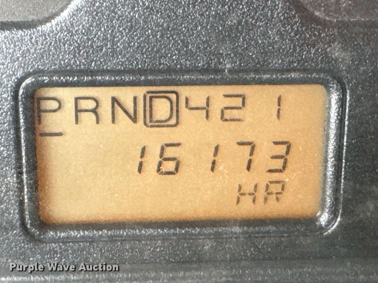 image for item DU9888 2007 International 4300 fuel / lube truck