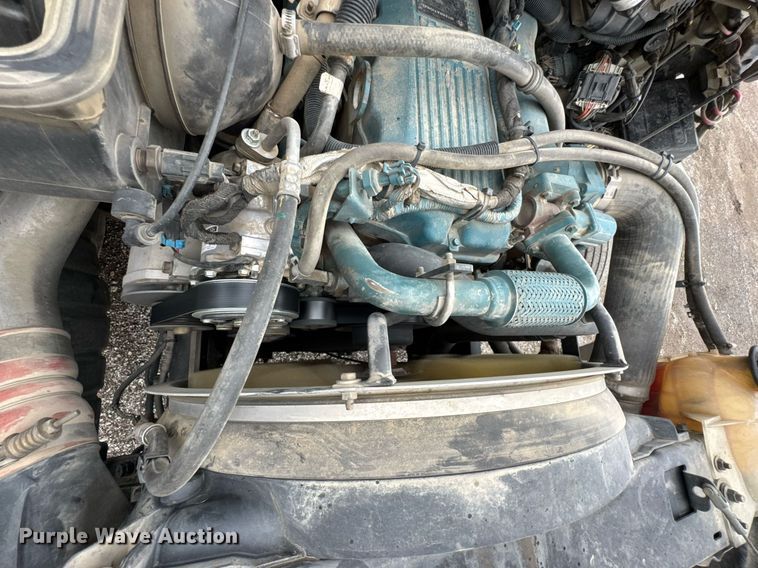 image for item DU9888 2007 International 4300 fuel / lube truck