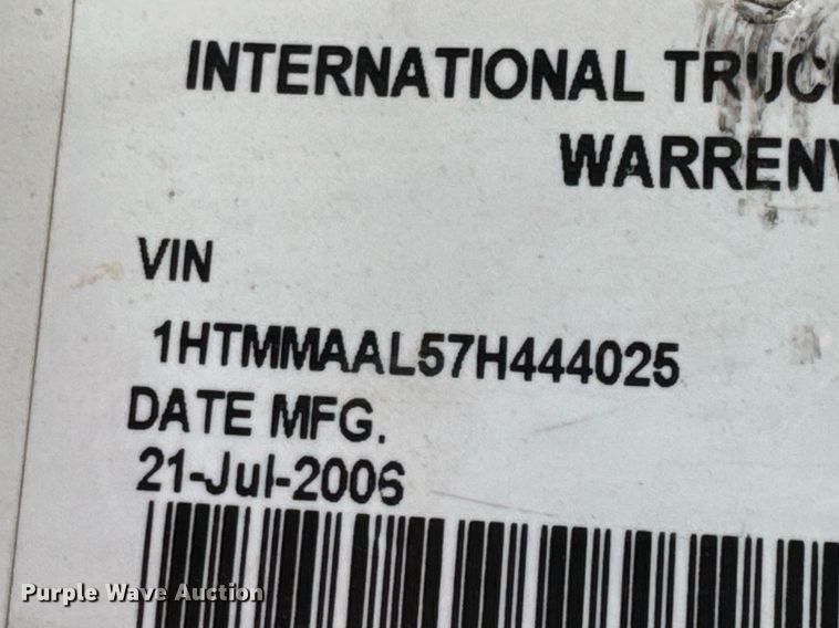 image for item DU9888 2007 International 4300 fuel / lube truck