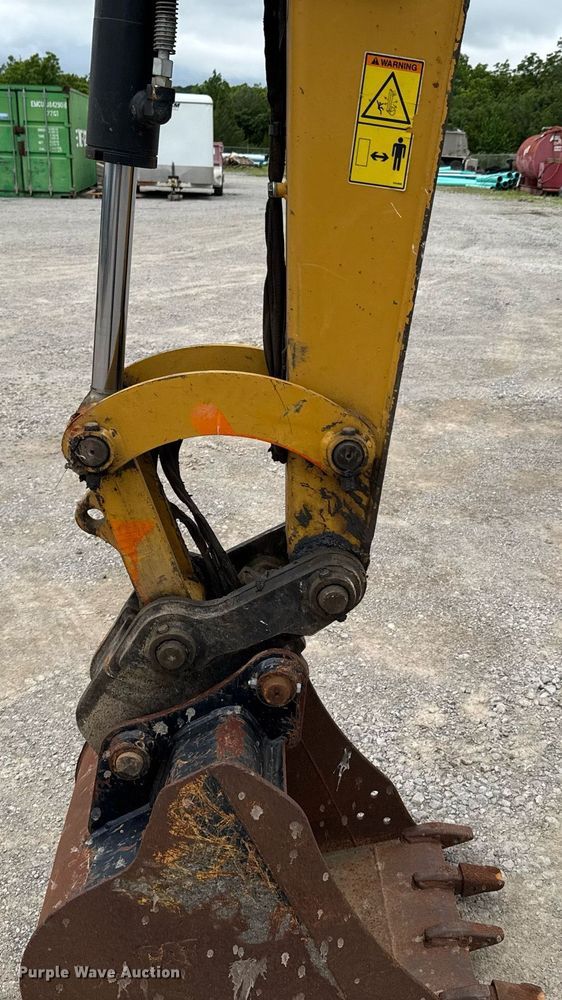 image for item DU9889 2017 Caterpillar 305E2 mini excavator