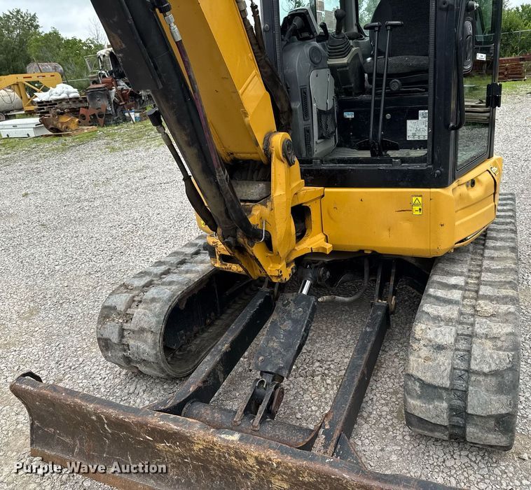 image for item DU9889 2017 Caterpillar 305E2 mini excavator