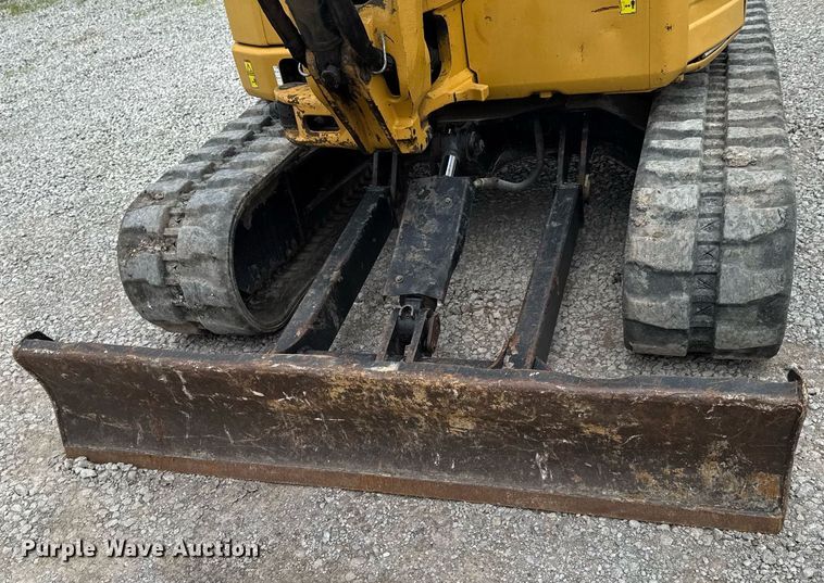 image for item DU9889 2017 Caterpillar 305E2 mini excavator