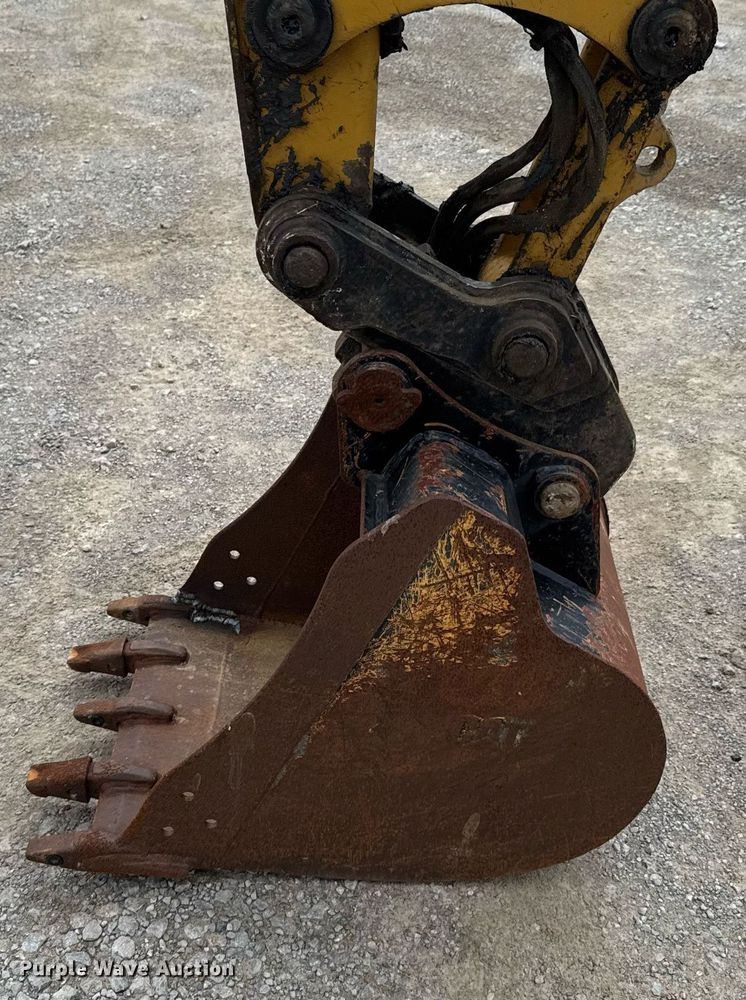 image for item DU9889 2017 Caterpillar 305E2 mini excavator