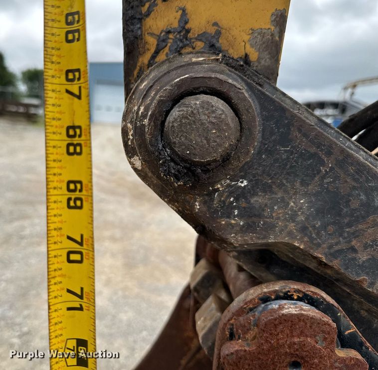 image for item DU9889 2017 Caterpillar 305E2 mini excavator