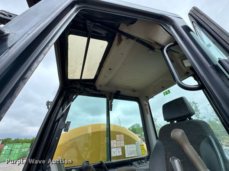 image for item DU9889 2017 Caterpillar 305E2 mini excavator