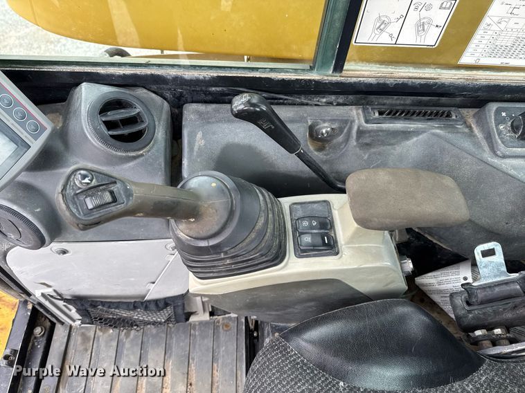 image for item DU9889 2017 Caterpillar 305E2 mini excavator