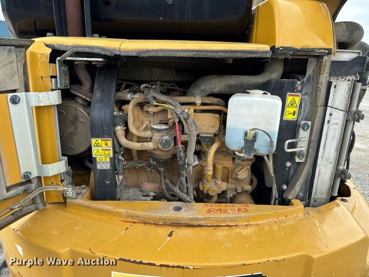 image for item DU9889 2017 Caterpillar 305E2 mini excavator