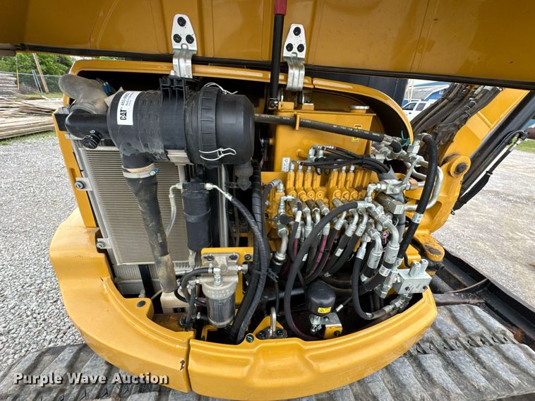 image for item DU9889 2017 Caterpillar 305E2 mini excavator