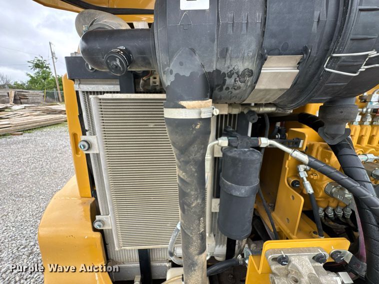 image for item DU9889 2017 Caterpillar 305E2 mini excavator