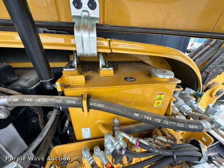 image for item DU9889 2017 Caterpillar 305E2 mini excavator