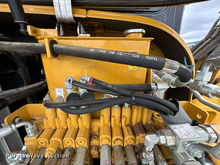 image for item DU9889 2017 Caterpillar 305E2 mini excavator