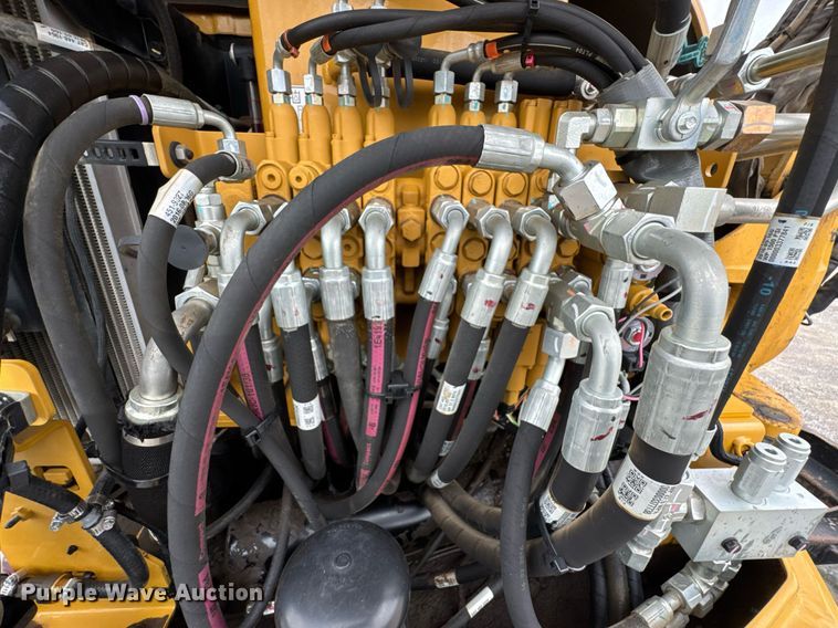 image for item DU9889 2017 Caterpillar 305E2 mini excavator